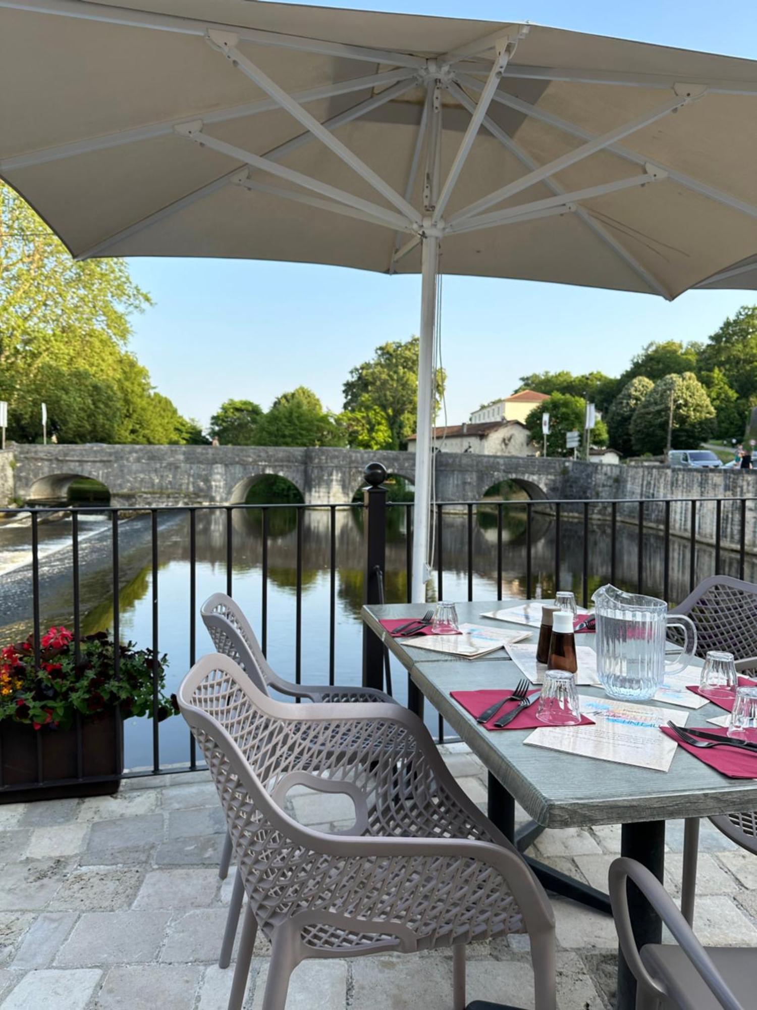The Charming Private Farmhouse At La Grenouillere Puyreaux エクステリア 写真